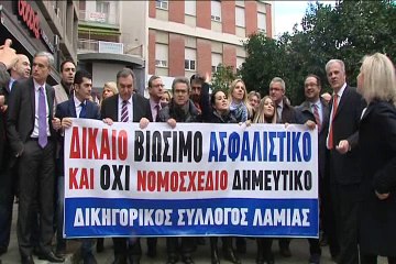 Συνεχίζουν την απεργία τους οι δικηγόροι