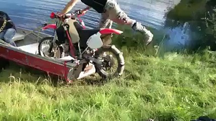 Redneck Motor Boat-By Funny & Amazing Videos Follow US!!!!!!!!