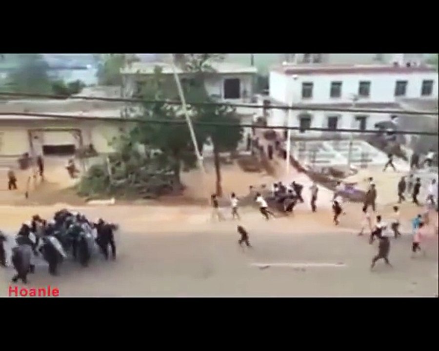 Tin mới nhất về vụ xô xát ở Hà Tĩnh, người dân đuổi đánh công an, hơn 10 chiến sĩ phải nhập viện