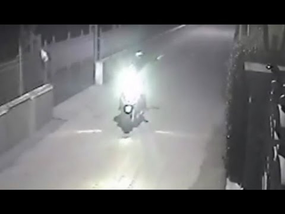 Napoli - Camorra, taglieggiavano imprenditori sparando contro le loro case (10.05.16)