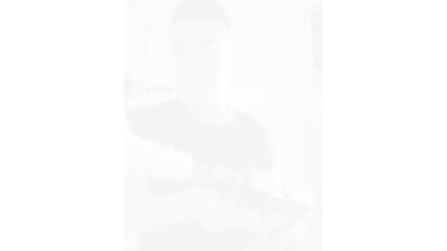 Chinese man eats a corn cob in 10 seconds using a rotating drill