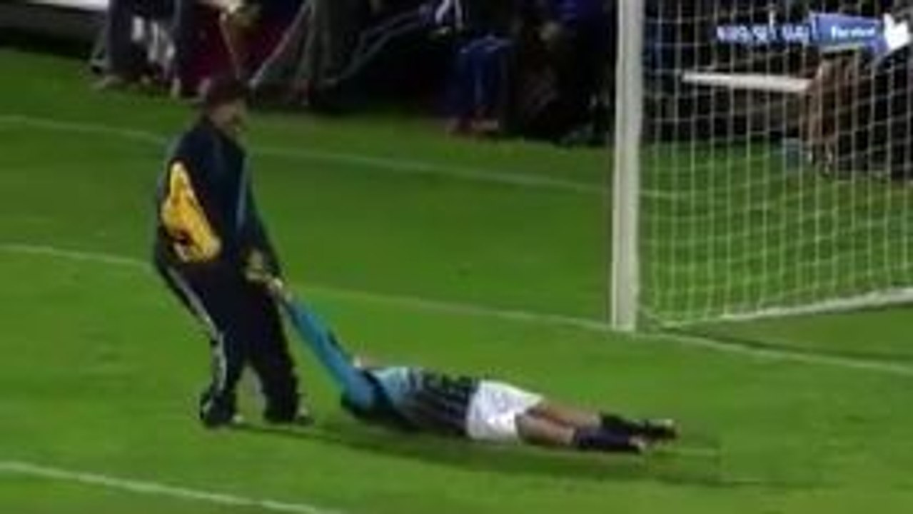 Funny Goal Keeper-See What Happened With Goal Keeper-Top Funny Videos-Funny Clips-Top Prank Videos-Top Vines Videos-Viral Video-Funny Fails