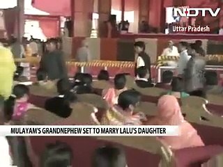 Secular Mulayam Yadav with his close friend Narendra Modi enjoying at Mulayam's son Wedding