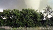 Suivez cette énorme tornade filmée aux Etats-Unis dans l'Okl