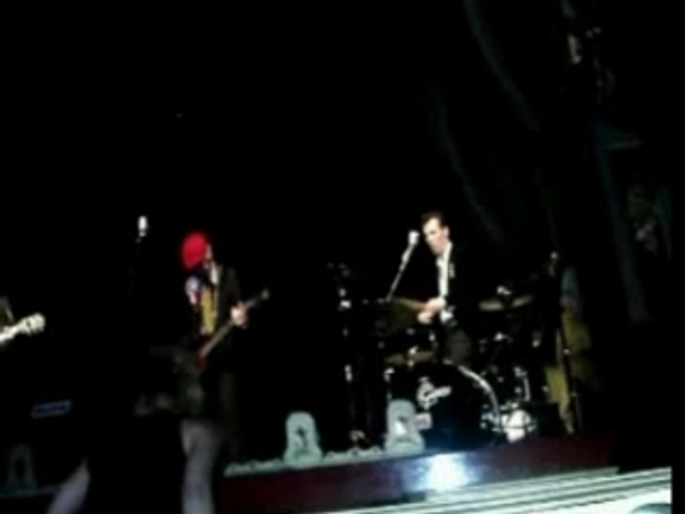 The Damned's 'Smash it up' - Capt Sensible & Dead Men Walkin