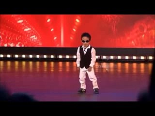 4 year old dancing Gangnam style in Belgium-s Got Talent