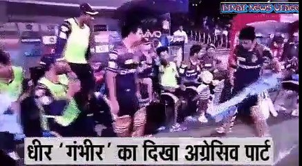 gautam gambhir kicks the chair during the match