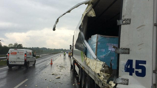 Sur-accident de poids lourds sur l'A81