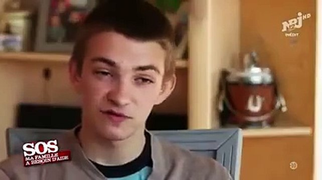 Un ado essaie de frapper Pascal avec un marteau - SOS ma famille a besoin d'aide NRJ12