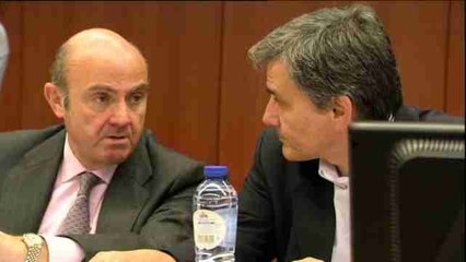 El Eurogrupo propone un alivio a la deuda griega por fases