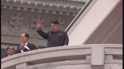 Un gran desfile clausura el congreso del partido único norcoreano