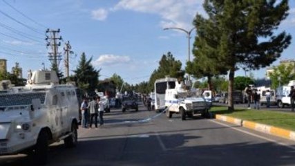 Diyarbakır Valiliği: Zırhlı Polis Aracının İçinde Gözaltına Alınan 7 PKK'lı Vardı