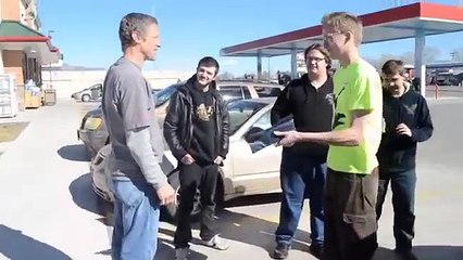 Une pièce de LEGO en or vendue 15000 dollars sur un parking