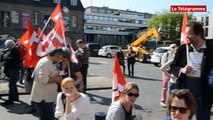 Saint-Brieuc. Une centaine d'agents territoriaux devant l'hôtel de ville