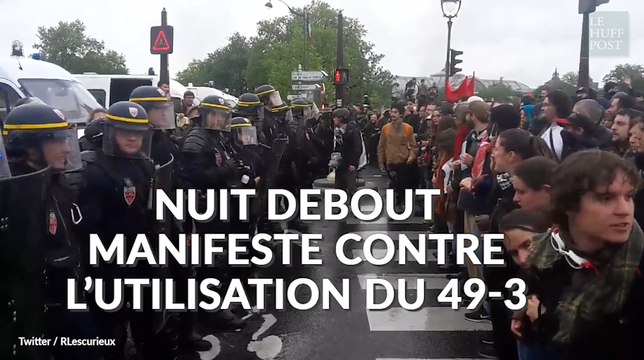 Des centaines de manifestants contre le 49-3 devant l'Assemblée nationale