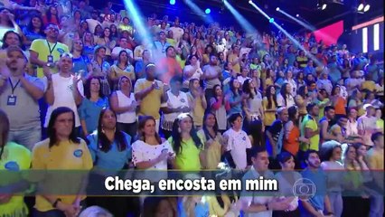 Anitta canta novo hit Bang - Faustão.