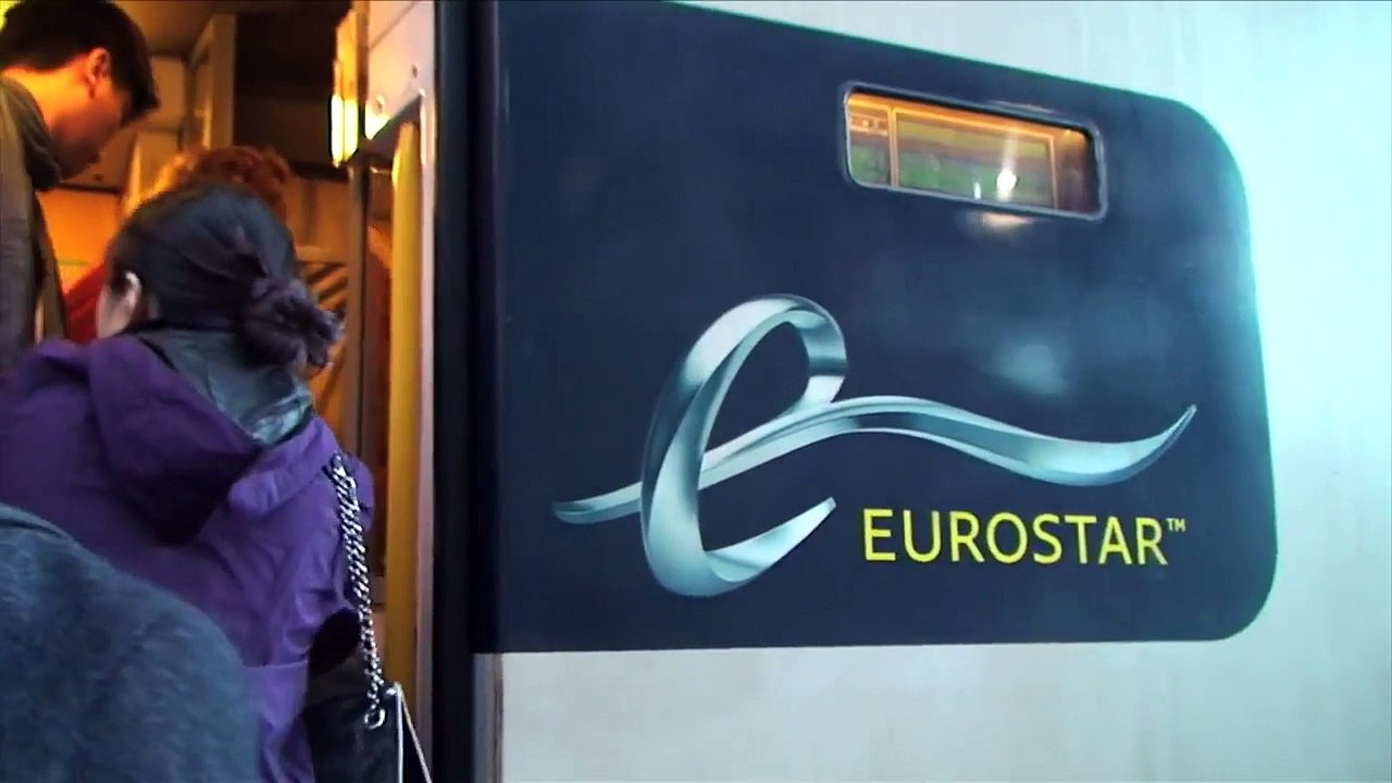 Johnny Depp était bloqué à bord d'un train à Calais... Sa réaction est surprenante !