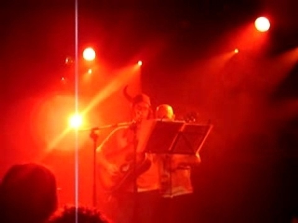 Grum Lee - Antisocial feat. Arno (Black Bomb A)