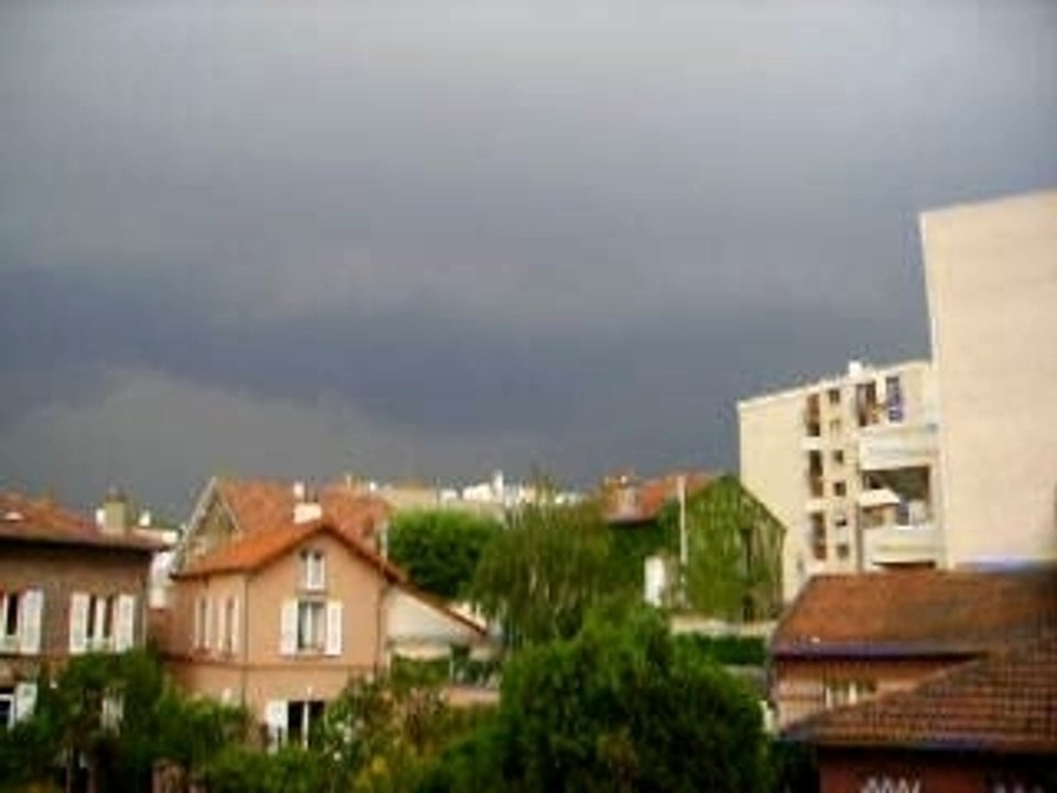 arrivée de l'orage du 25/05/07 sur paris.