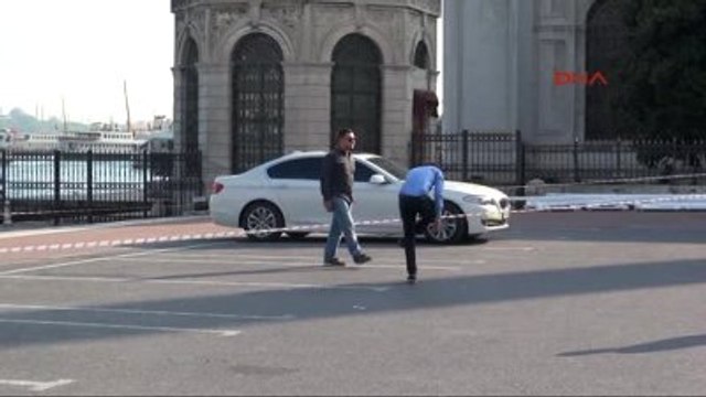 Dolmabahçe Sarayı Bahçesinin Duvarına Bırakılan Şüpheli Çantadan Klarnet Çıktı