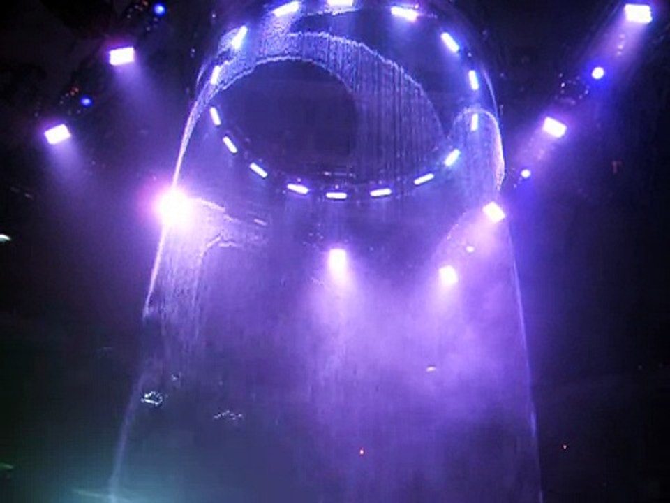 Jonas Brothers Lovebug (Pt 3) Pittsburgh PA, 7-25-09 - Water Screen