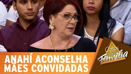 Anahí aconselha mães convidadas!