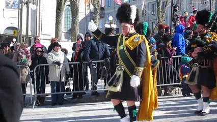 La police de NY en kilts à Québec pour la St Patrick