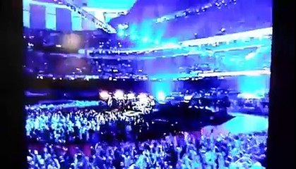 Bono talks about playing -Streets-