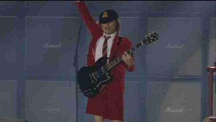 Angus Young lleva el infierno de AC/DC a Sevilla