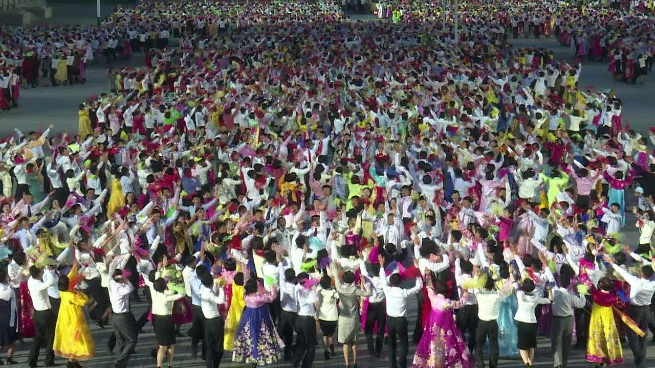 Corée du Nord: danse de masse pour marquer la fin du congrès