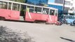 Un tramway hors de contrôle percute des motards! Accident violent