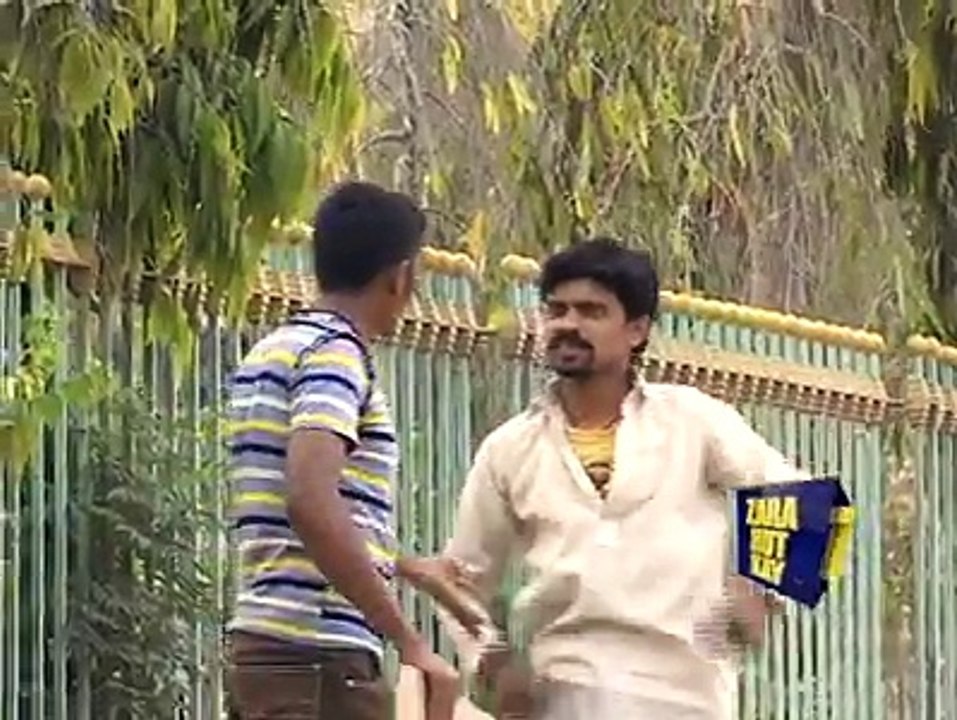 zara hatt kk very funny show (11)