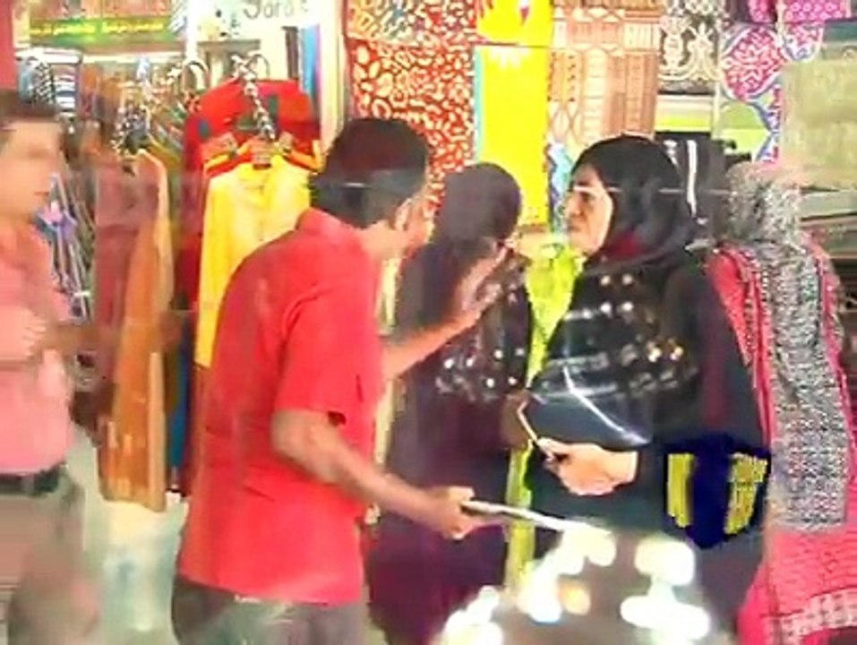 Zara Hut Kay Pakistani funny clips (15)
