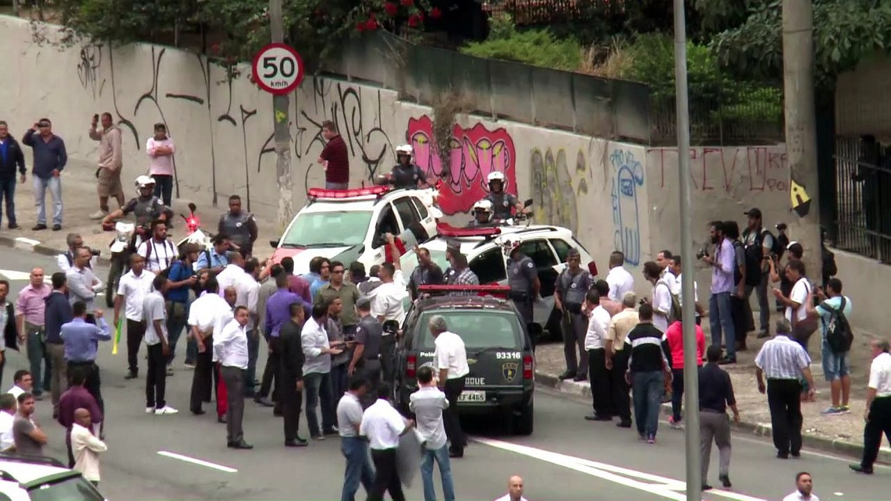 Prefeitura de SP regulamenta uso do Uber