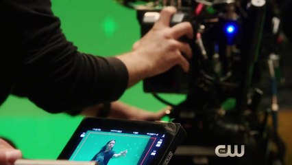 The Flash 2x21 Trailer _The Runaway Dinosaur