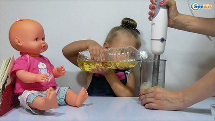 Doll Nenuco. Cook Yaroslava preparing a surprise for her baby doll. Video for kids. Dolls for girls