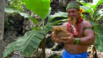 Comment éplucher et ouvrir une noix de coco à la polynésienne