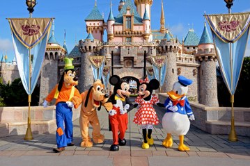 Top 5 Facts About Disney Theme Parks