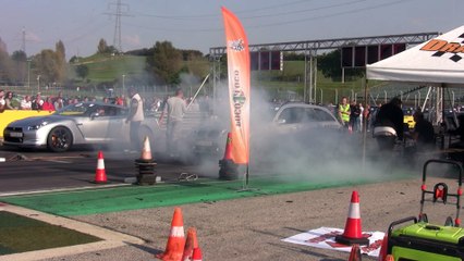 Nissan GT-R Vs Mercedes-Benz E-Classe AMG