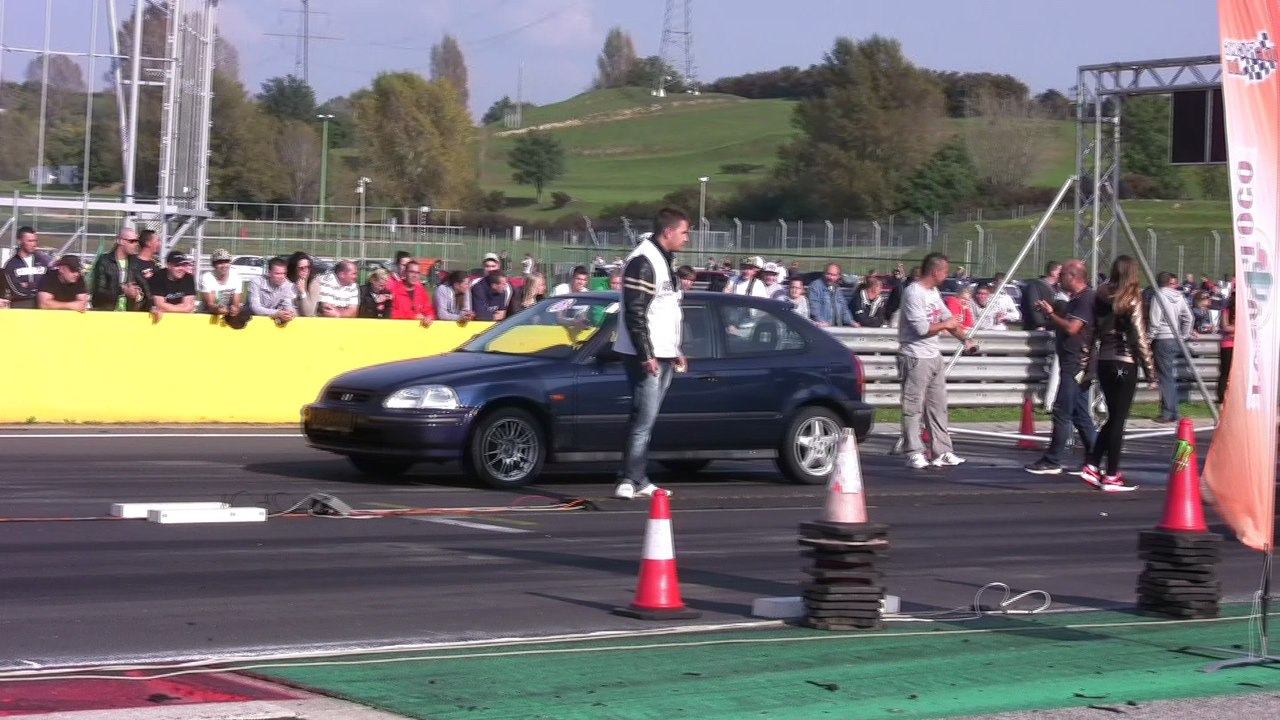 Audi S2 V8 Biturbo Vs Honda Civic VTI Turbo