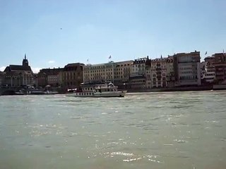 Mit dem Schiff auf grosser fahrt auf dem Rhein!