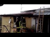 Aversa (CE) - Incendio in Via Pelliccia: distrutta una mansarda (10.05.16)