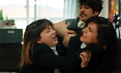 Hayat Şarkısı 14. Bölüm - Vampirella vs Ezik!