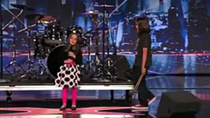 6 YEAR OLD GIRL WITH A VOICE OF A ANGEL !! LOL -)
