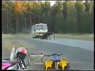 Amazing driving in just two wheels: