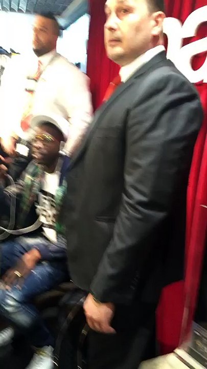 Débordements Fnac lors d'une séance de dédicaces du rappeur MHD