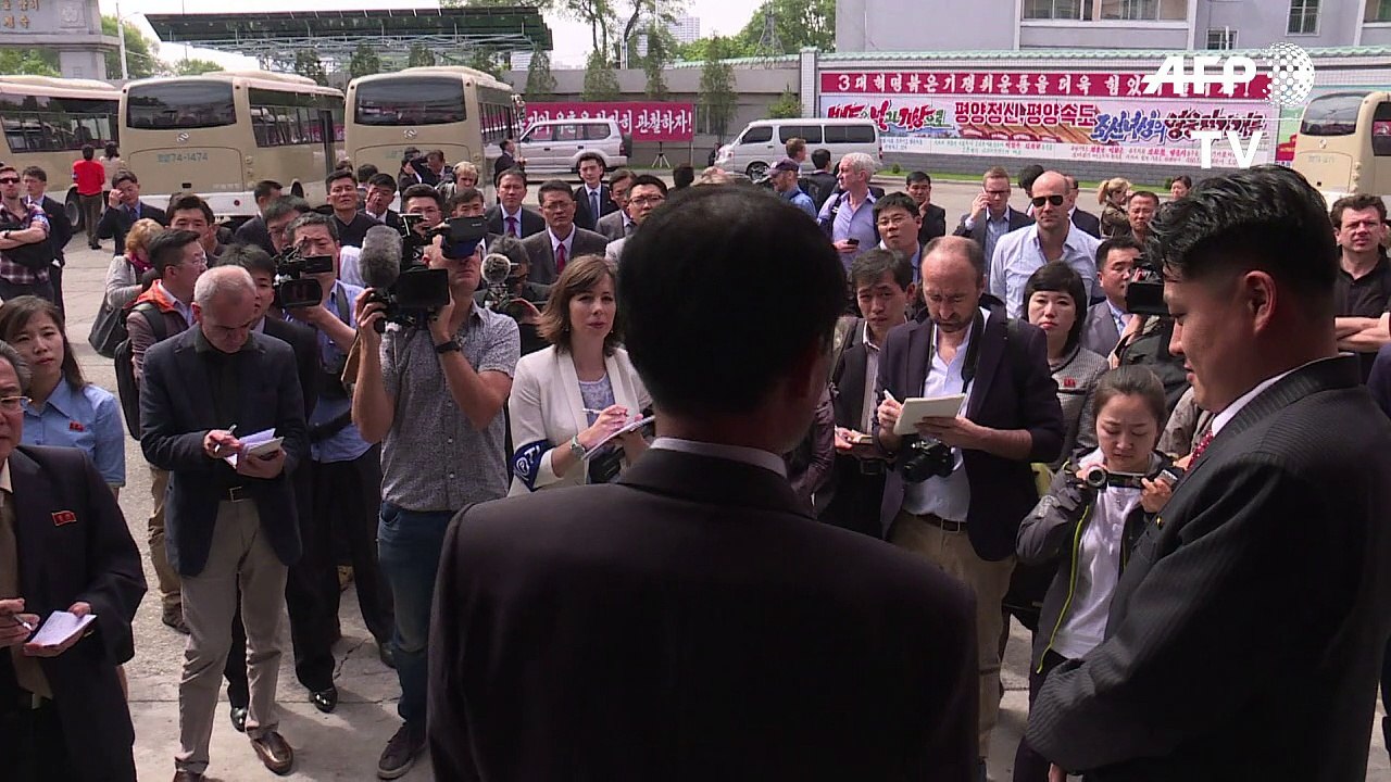 Bizarrer Fabrikbesuch in Nordkorea