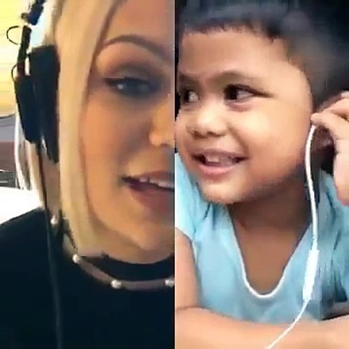 Jessie J - Flashlight (with a little fan - Smule App)