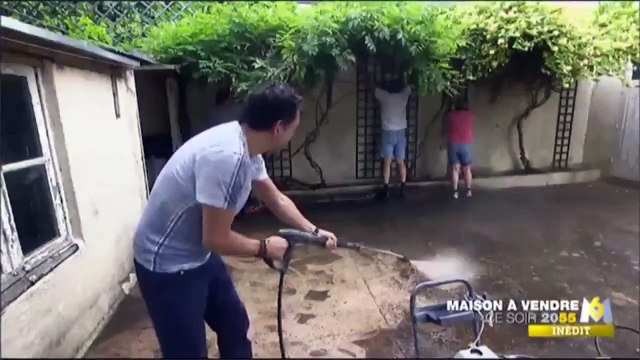 Stéphane Plaza se fait tacler par les agents immobiliers