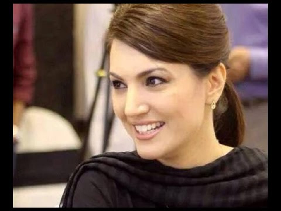 Reham Khan answering every questions on ABP NEWS